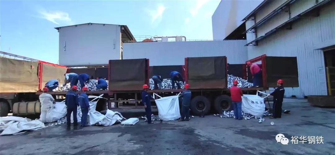 战高温，斗酷暑，可敬可爱的冀钢铁汉！